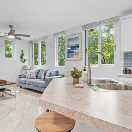 Casa Angelica Apt 103 steps to Sandy Beach