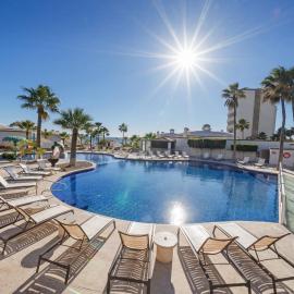 Las Palmas 2BR 2BA Suite 2nd FL Ocean View- G205, hotel i Campo del Medio