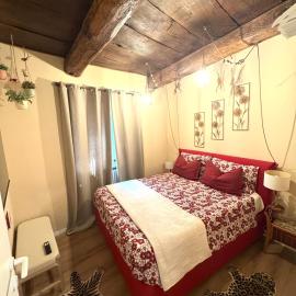 Luna Home, hotel ad Arona