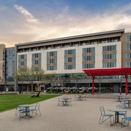 AC Hotel Cincinnati at Liberty Center, hotel a West Chester