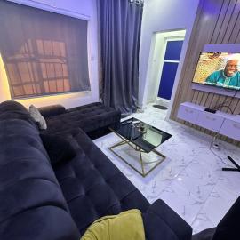 1Bedroom flat at Magnanimous Apartments Ogudu 15 mins to the airport, hotell i Lagos