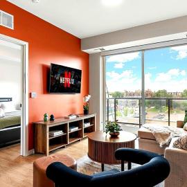 W513 Cozy & Chic 1Bd In Downtown Minneapolis, Minutes From Minneapolis Convention Center & US Bank Arena, hotel in Minneapolis