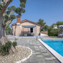 Romantic Studio Apartment with Private Pool
