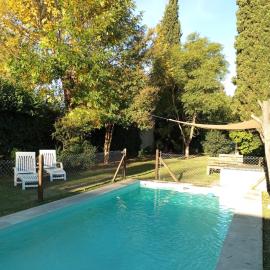 Casa con piscina en City Bell