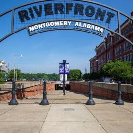 Whispering Oaks Retreat, hotel i Montgomery