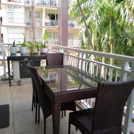 Pico de Loro Beach and Condo, hotel u gradu Nasugbu
