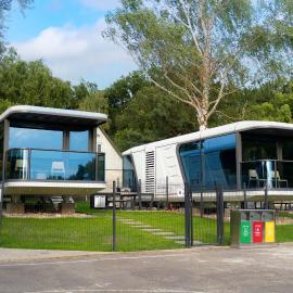 Kapsulové ubytovanie Resort AQUA MARIA, hotel din Veľaty