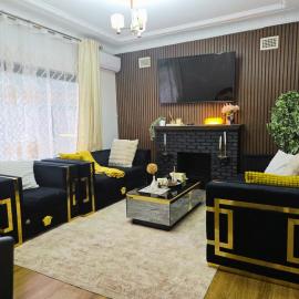 Entire Home in Blacktown، فندق في بلاكتاون