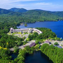 Urabandai Lake Resort Goshiki no Mori, hotel sa Kitashiobara