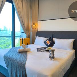 Almas Couple Relax Modern Comfort Netflix BySTAY