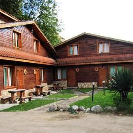 Стария Чинар, Hotel in Mělník
