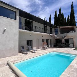 Villa haut de gamme avec piscine et jacuzzi