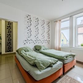 NEU Aparthotel in Gotha - Garten - Free WiFi & Parking - APARTS, hotel in Gotha