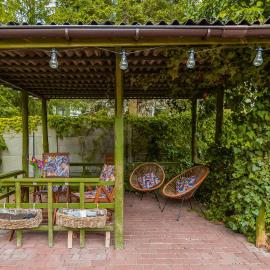 Charming House in the Capital with Two Parking Spaces by Noclegi Renters, Hotel in Warschau