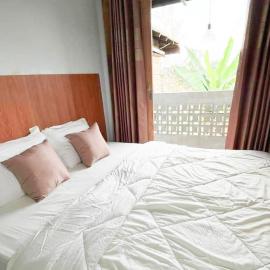 RedDoorz Syariah at Budget Guesthouse Sepaku, hotel u gradu 'Sepaku'