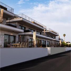 The Nine Villas, hotel di Migdal
