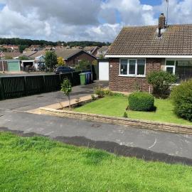 2 Bed Bungalow - Sleeps 4 - Pets - Parking - Wifi, hotel in Filey