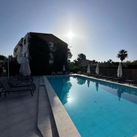 Apartamentos Leo, hotel di Port de Pollensa