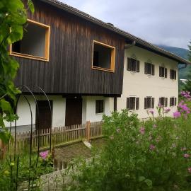 Appartements Ehrensberger, hotel in Brixen im Thale
