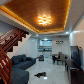 Cozy Aesthetic 2BR 3 storey Home with Rooftop, hotel em San Mateo