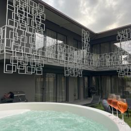 Villa Alveare, hotel a Banya
