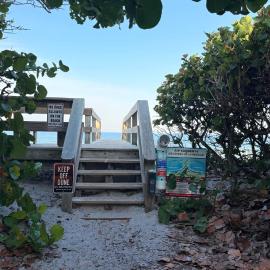 The Wavestay I 4 min walk to Beach