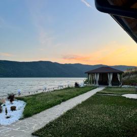 Casa Elaria, hotel a Sviniţa