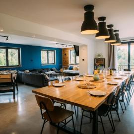 CHALET LA FOUGERE 15 personnes 180m2 bauges Savoie Thoiry, hotel i Thoiry