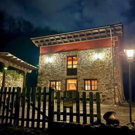 El Jabar, paraíso a 3' de Cangas de Onís, hotel a Dego