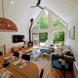 Chalet au Mont-Édouard, Les 3 Versants 38B, hotel in LʼAnse-Saint-Jean
