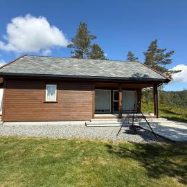 Kvam에 위치한 호텔 Flott familiehytte på Haukås i Strandebarm