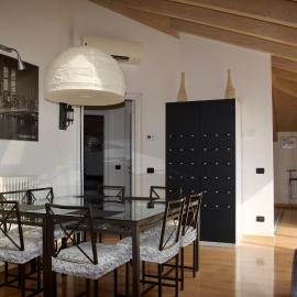 Stupenda mansarda con balcone