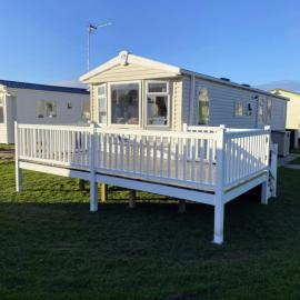 The Retreat Gold - Lido Beach Prestatyn, hotel di Prestatyn