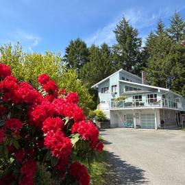 Bayview Bed and Breakfast: Mill Bay şehrinde bir otel