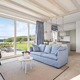 GUT KLETKAMP "Mühlenhof 5" - Ruhige Ferienwohnung mit 3 Schlafzimmern I Terrasse mit See- & Naturblick I Gemeinschaftsgarten I 15 Min zur Ostsee I Küche I Parkplatz I Waschmaschine I WLAN