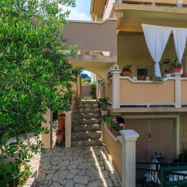 Apartments Tatjana, hotel u gradu Banjol