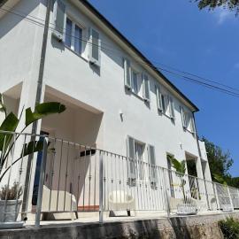 Villa Viola Rooms, a 200mt dalla spiaggia di Procchio, hotel in Procchio