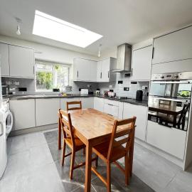 Small En-suite, hotel in Enfield Lock
