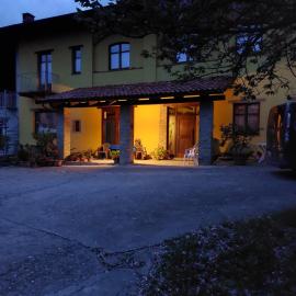 AGRITURISMO DA RICCARDO, hotel in Bossolasco