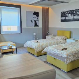 Lenas Apartments, viešbutis mieste Celtvegas