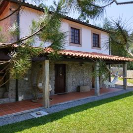 Casa do Costeiro by AlmaStay