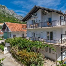 Apartments by the sea Podaca, Makarska - 516, hotel in Podaca