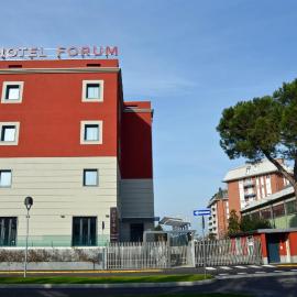 Hotel Forum โรงแรมในบารานซาเต