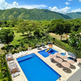 Ivanna Hotel Campestre - Santa Fe de Antioquia, hotel i Santa Fe de Antioquia