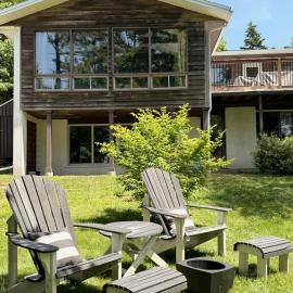 Bungalow on Lake Charles Halifax-Dartmouth HRM、Bills Islandのホテル