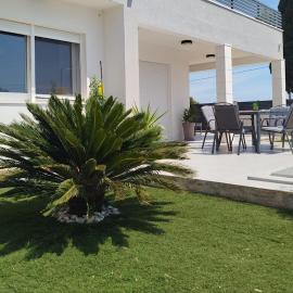 FAMILY VILLA WITH POOL-Peaceful Hvar Island Oasis, hotel in Bogomolje