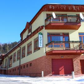 Hotel Šomka, khách sạn ở Drienica