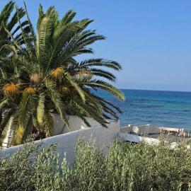 Maya House - Villa Cap Zbib – hotel w mieście Banī ‘Aţāʼ