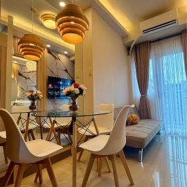 2BR Luxe Staycation in Charm Residences, khách sạn ở Manila