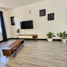 Lakefront Luxury Retreat Munyonyo
